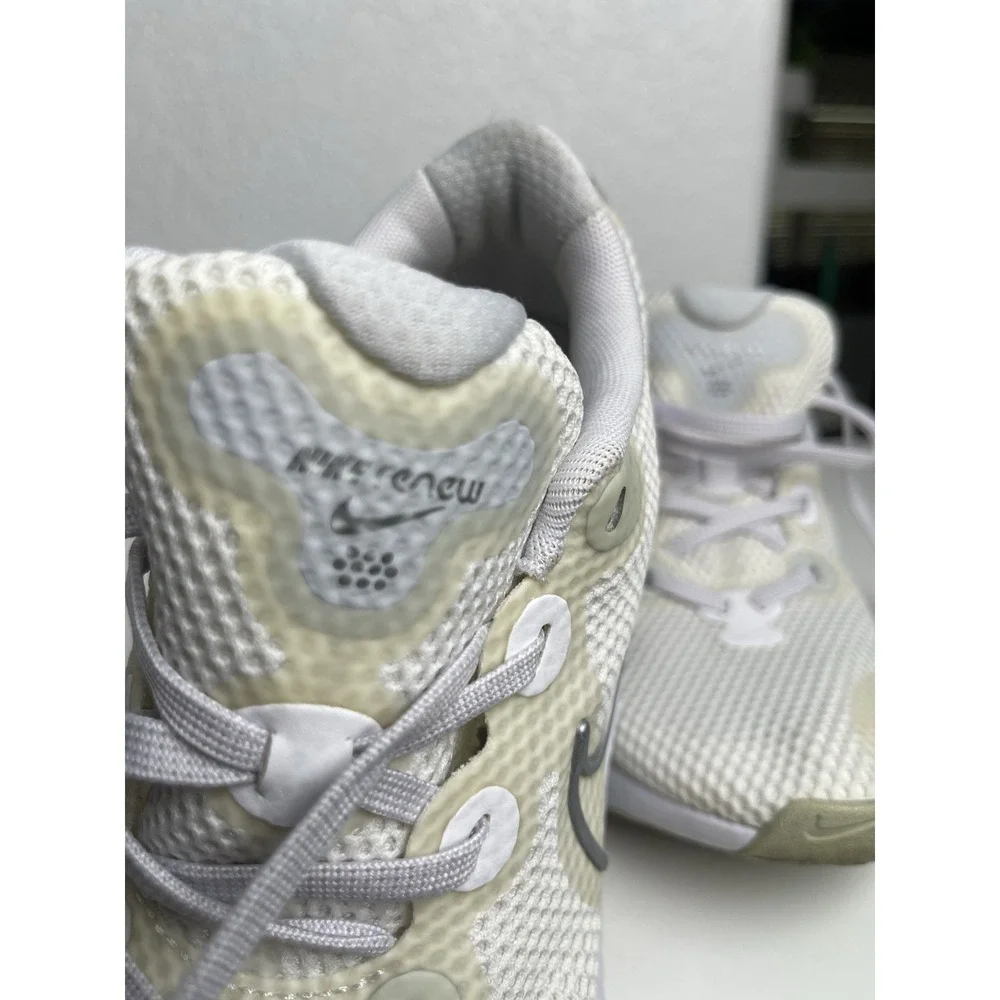 Nike Renew Run Women's Size 7.5 Shoes Pure Platinum/Metallic Silver CK6360 003‎